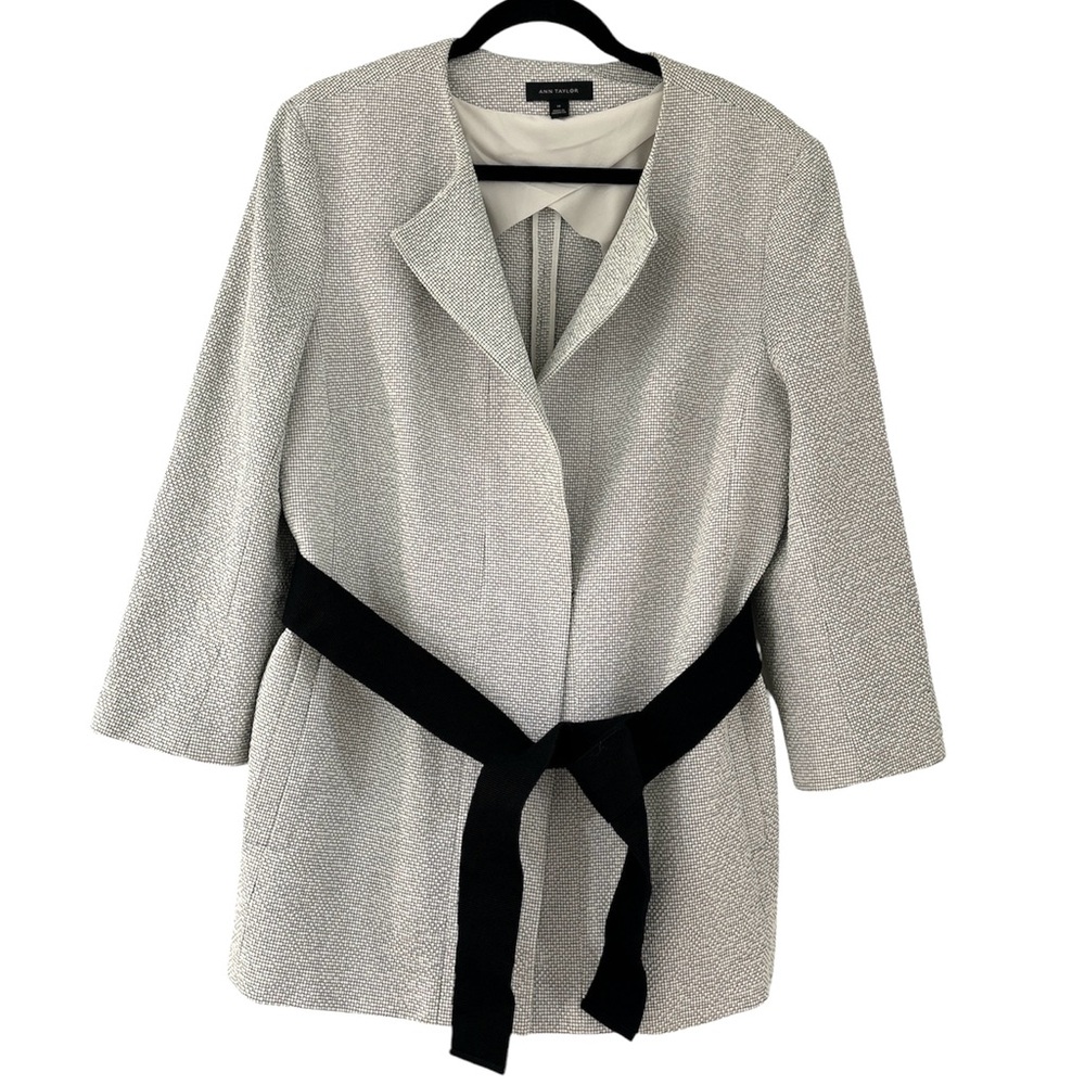Ann Taylor black and white blazer with a belt size 14